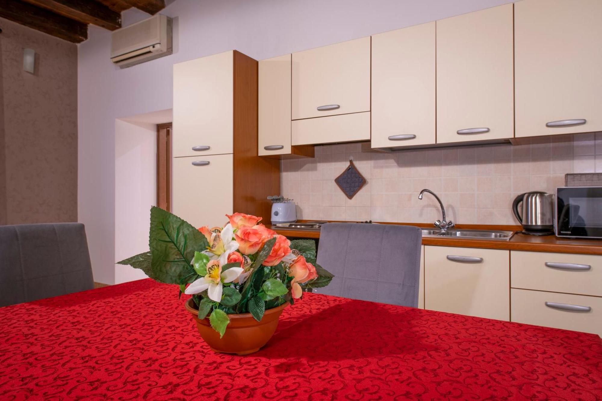 Palace Home Mazzini Verona Center 1 Εξωτερικό φωτογραφία