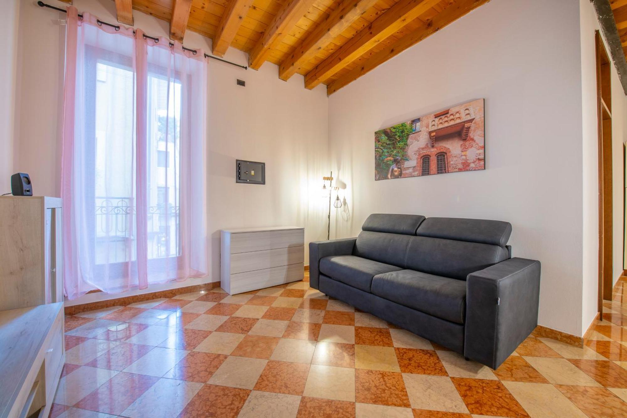 Palace Home Mazzini Verona Center 1 Εξωτερικό φωτογραφία